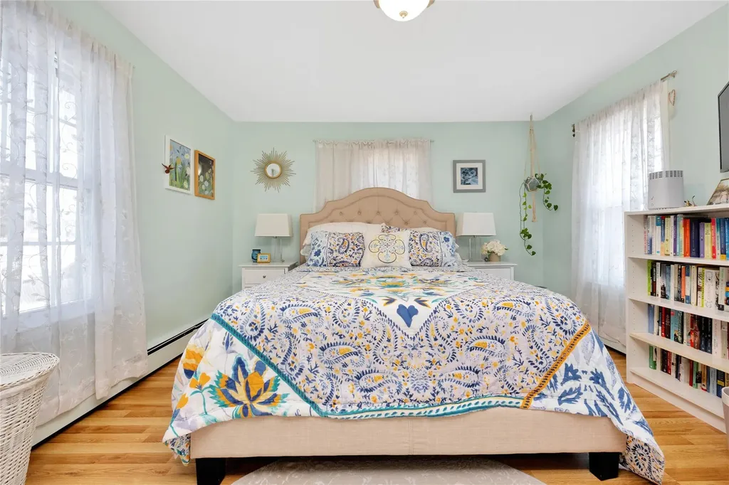 21 Elliot Place Islip NY 11751