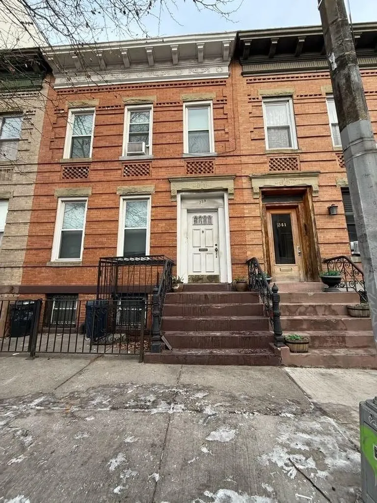 239 Jackson Street Brooklyn NY 11211
