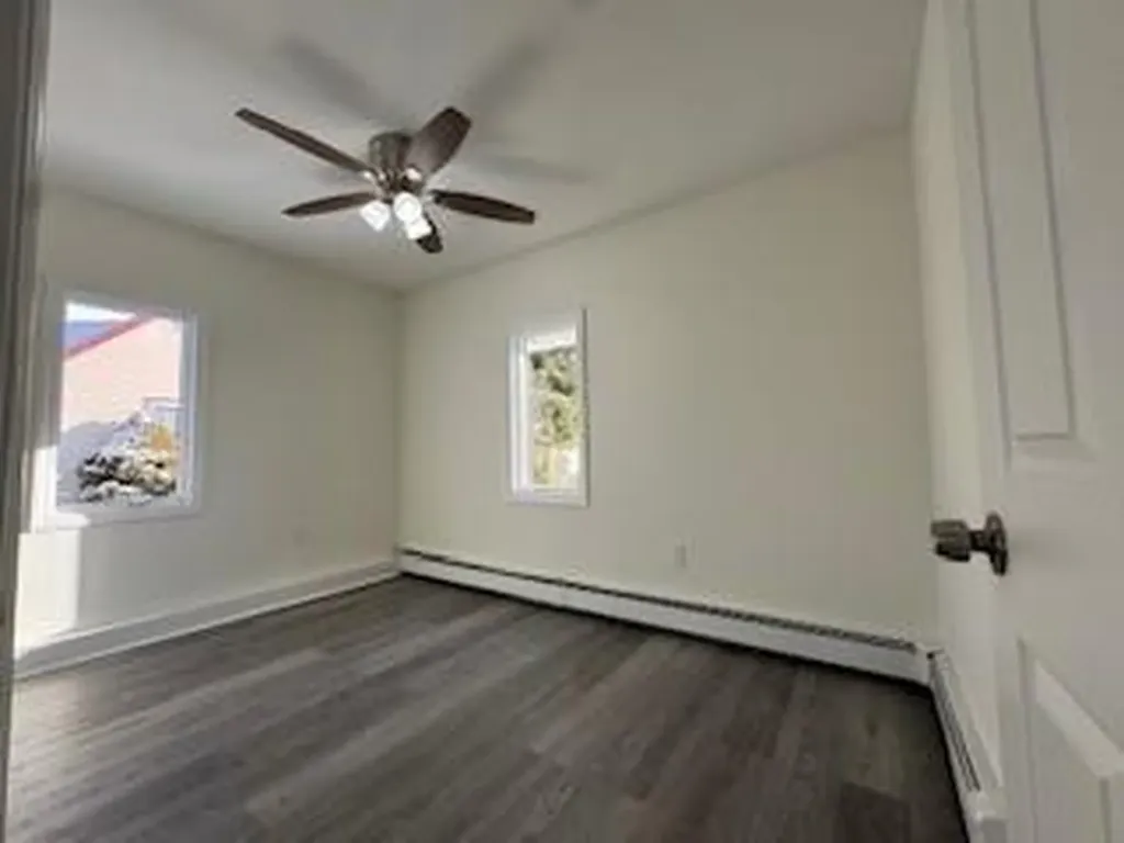 89 Sunrise Lane Levittown NY 11756