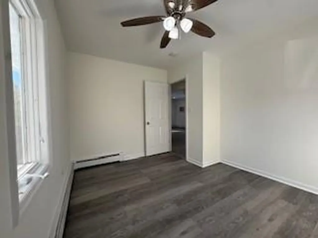 89 Sunrise Lane Levittown NY 11756