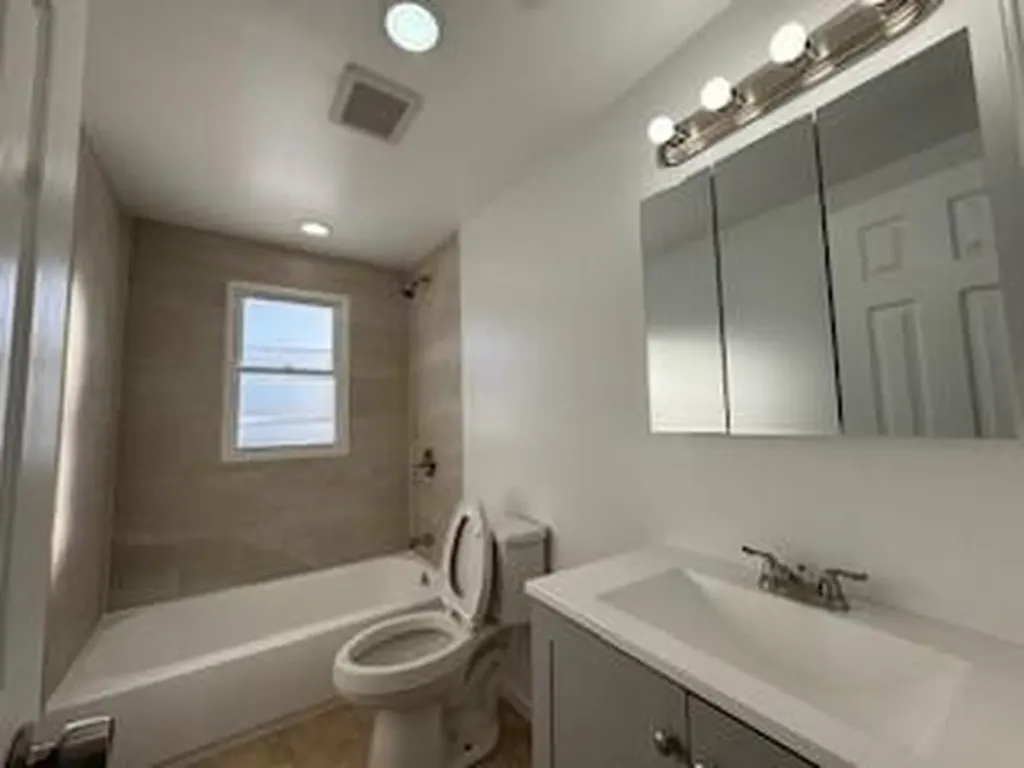 89 Sunrise Lane Levittown NY 11756