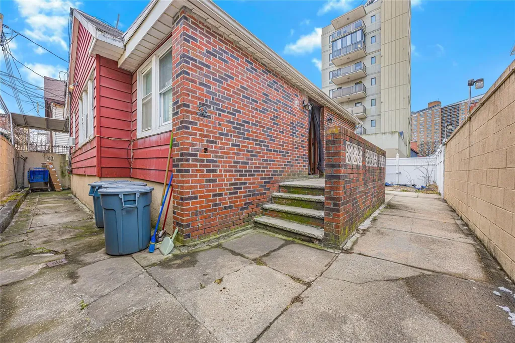 38 Brighton 1st Walk Brooklyn NY 11235