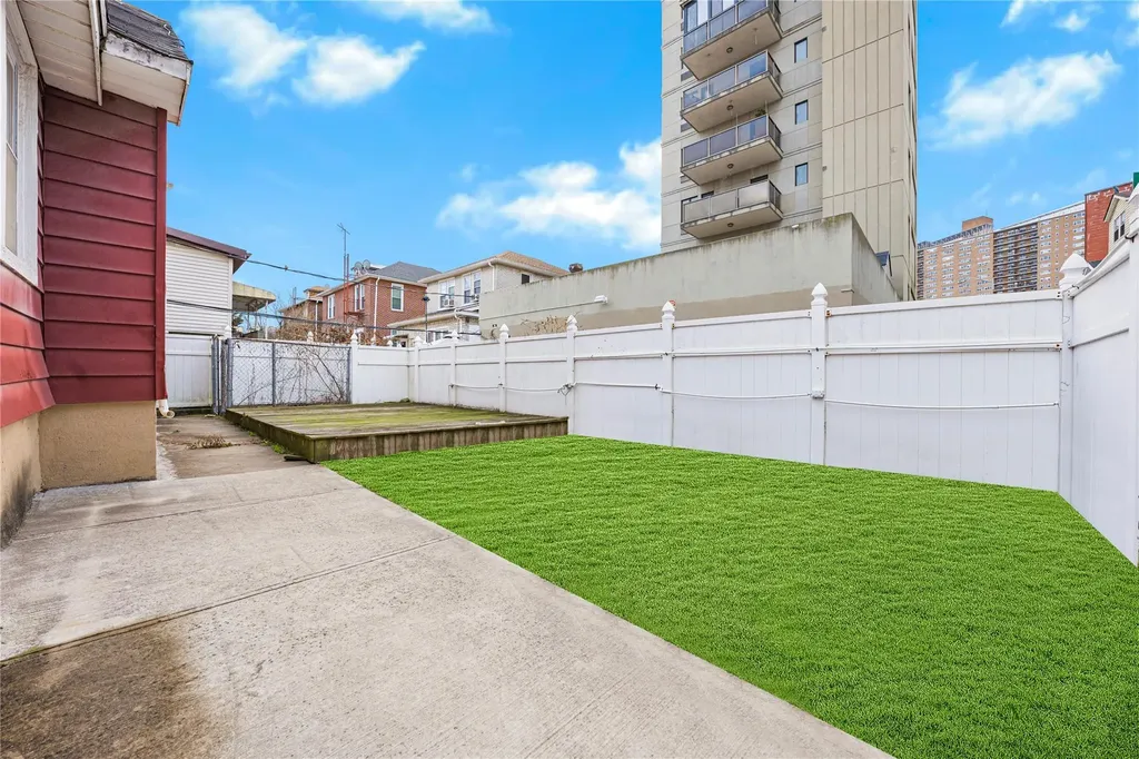 38 Brighton 1st Walk Brooklyn NY 11235