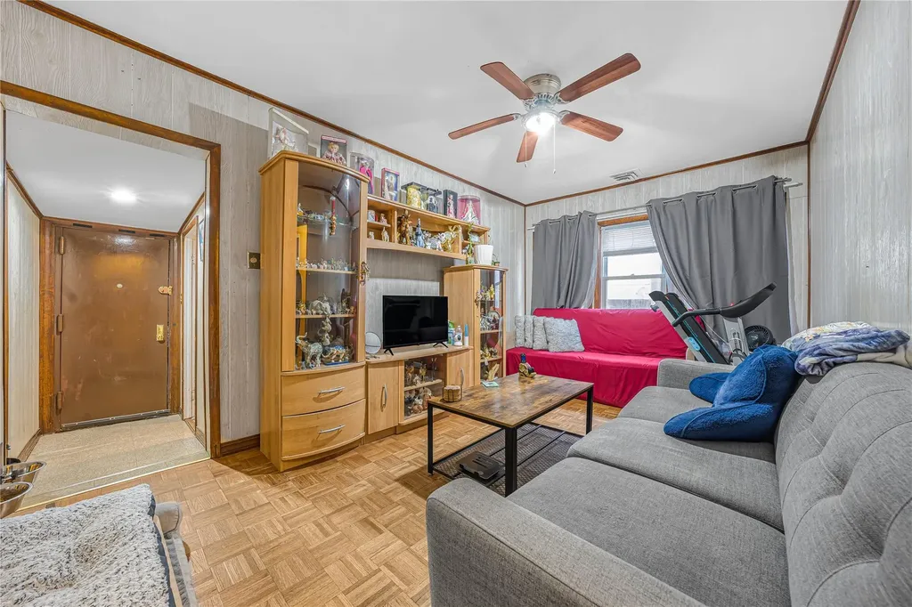 38 Brighton 1st Walk Brooklyn NY 11235