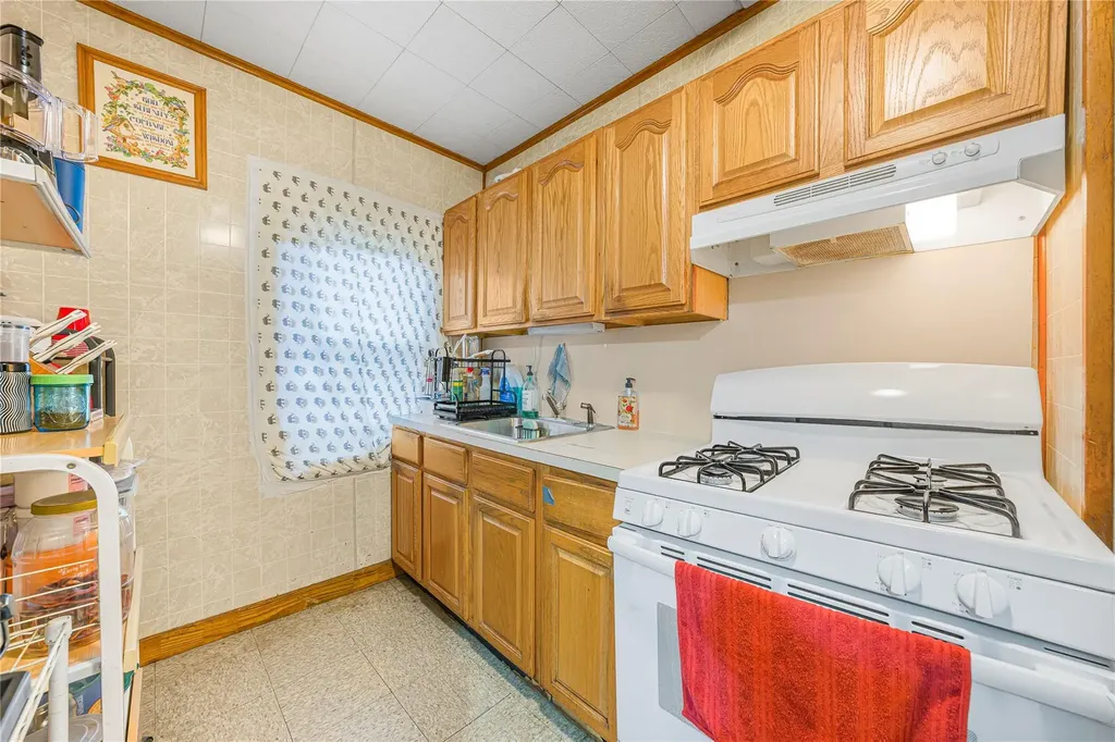 38 Brighton 1st Walk Brooklyn NY 11235