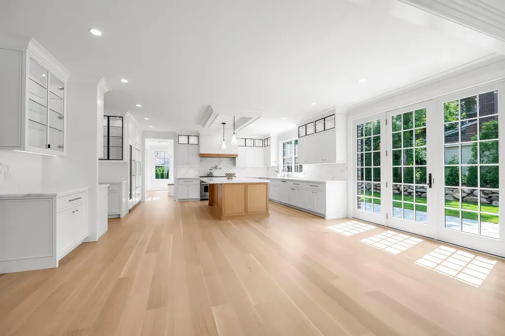85 Dorchester Drive Manhasset NY 11030