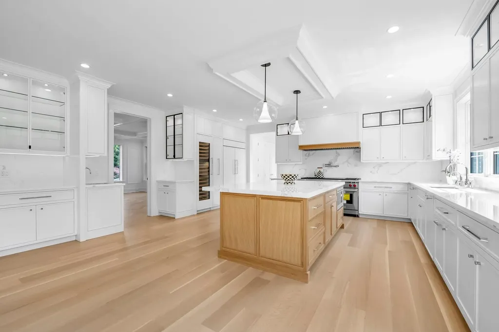 85 Dorchester Drive Manhasset NY 11030
