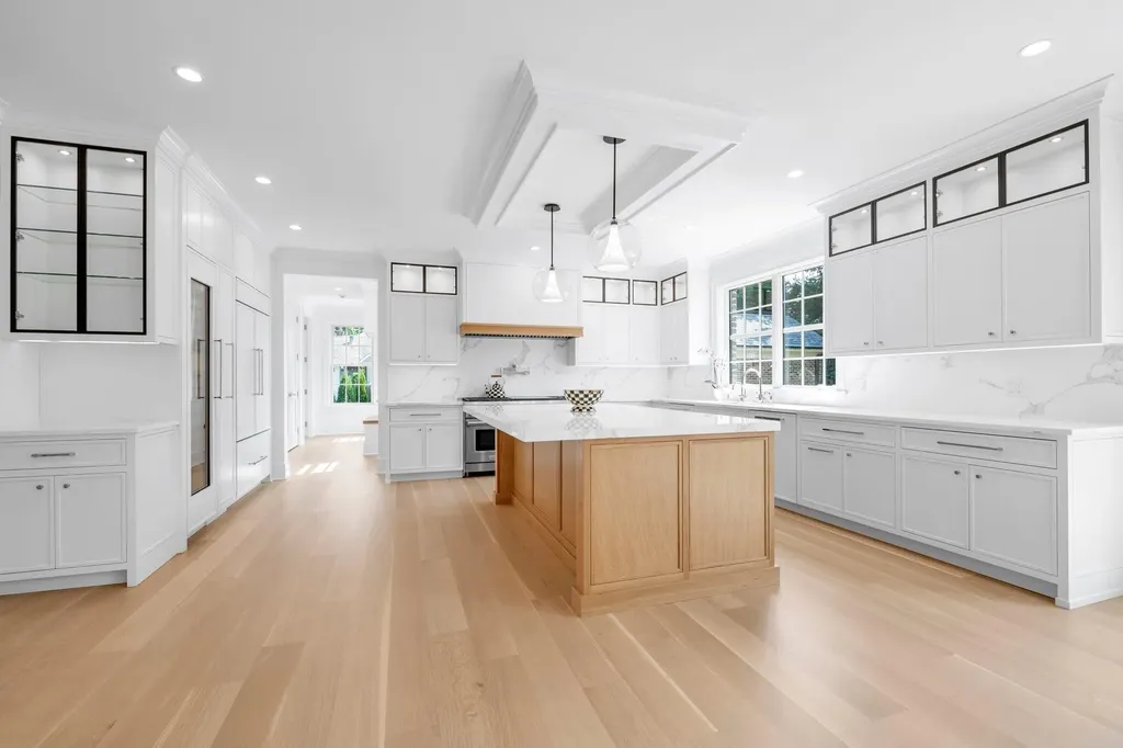 85 Dorchester Drive Manhasset NY 11030