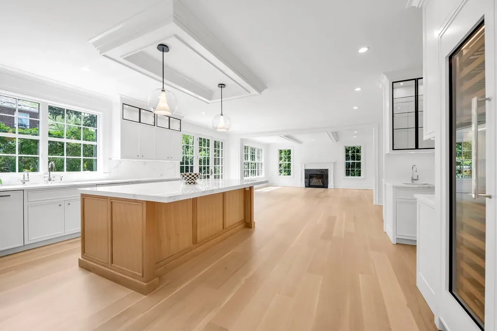 85 Dorchester Drive Manhasset NY 11030