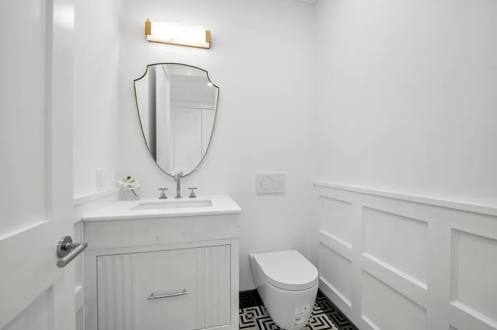 85 Dorchester Drive Manhasset NY 11030