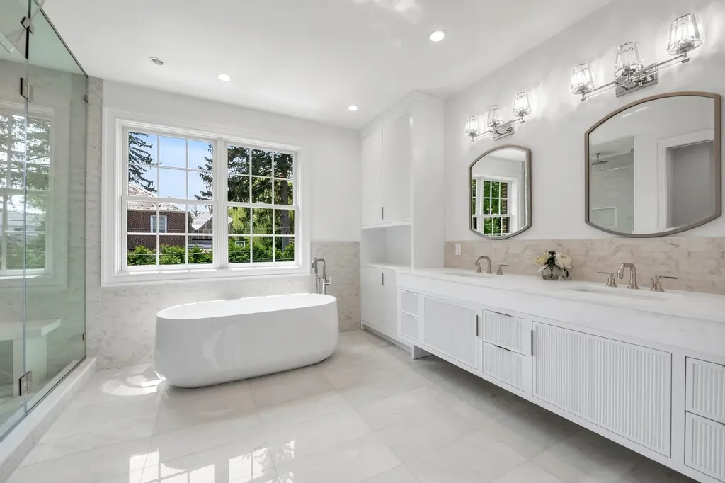 85 Dorchester Drive Manhasset NY 11030