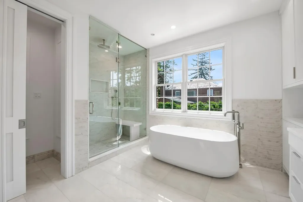 85 Dorchester Drive Manhasset NY 11030