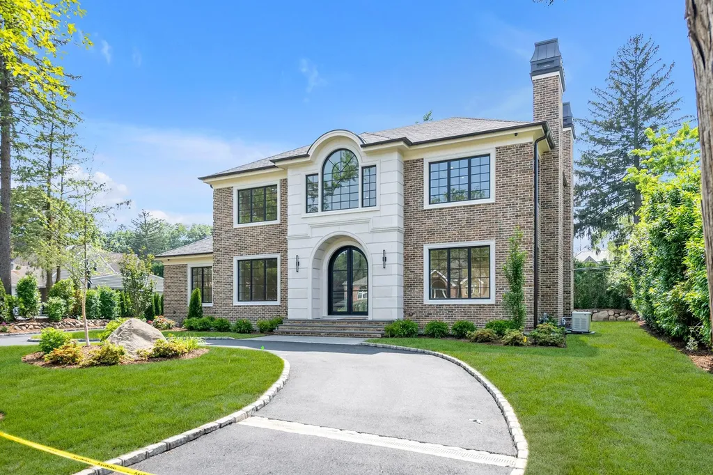 85 Dorchester Drive Manhasset NY 11030