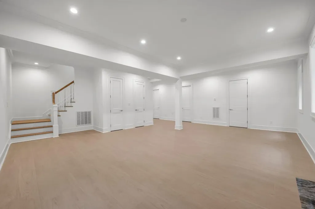 85 Dorchester Drive Manhasset NY 11030