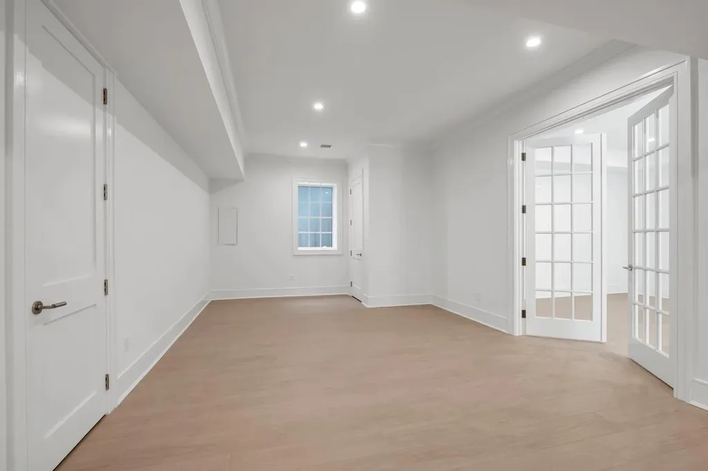 85 Dorchester Drive Manhasset NY 11030