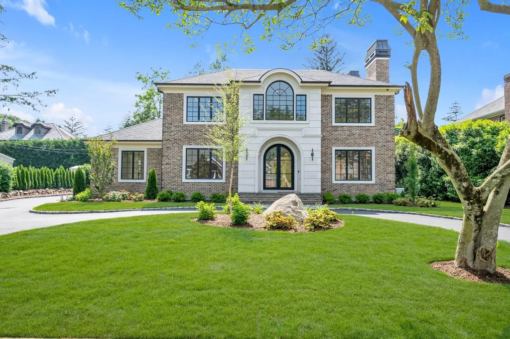 85 Dorchester Drive Manhasset NY 11030