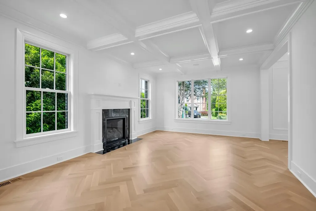 85 Dorchester Drive Manhasset NY 11030