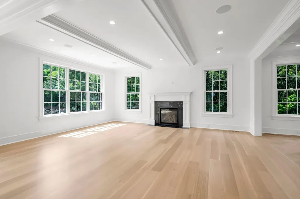 85 Dorchester Drive Manhasset NY 11030