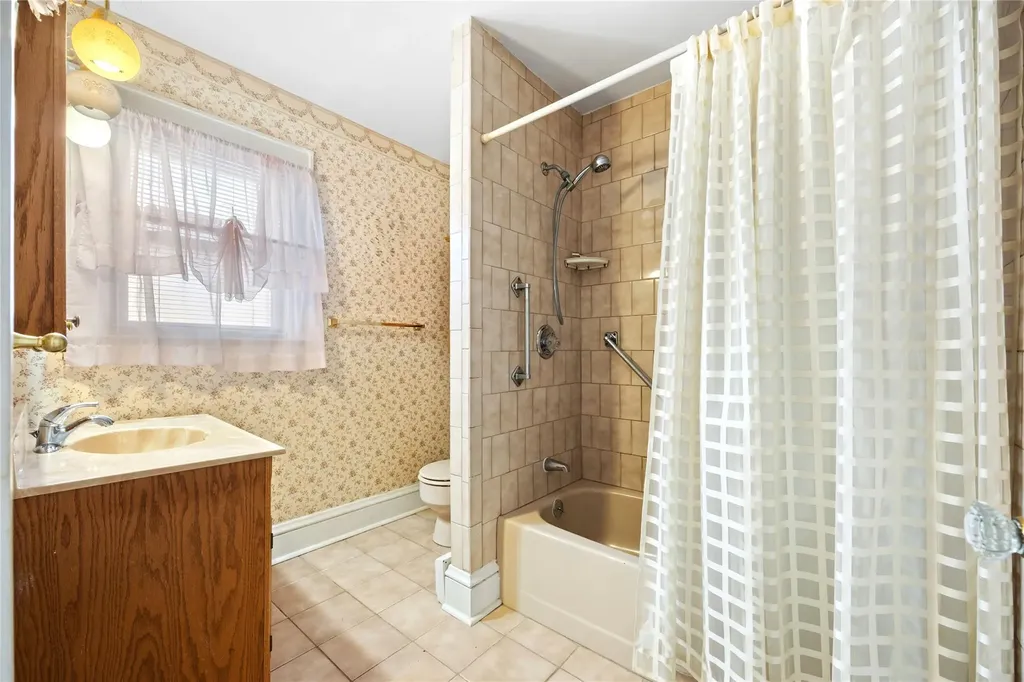 88 Fairview Boulevard Hempstead NY 11550