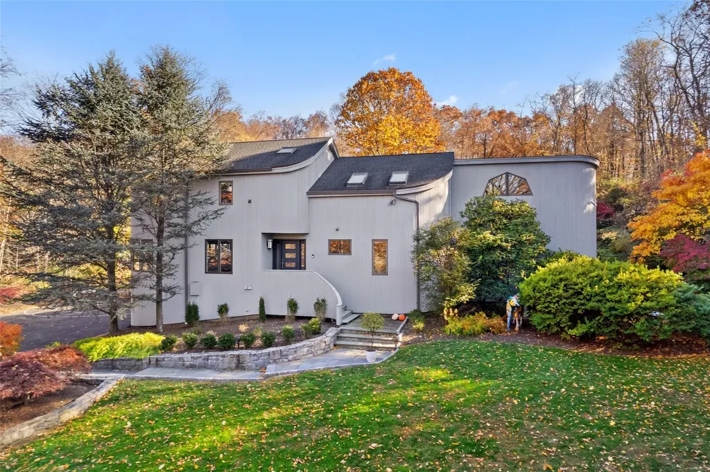 11 Banks Farm Road Bedford NY 10506