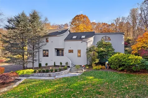 11 Banks Farm Road Bedford NY 10506