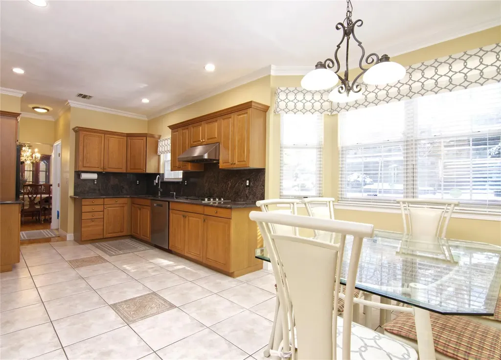 20 Whispering Woods Drive Smithtown NY 11787