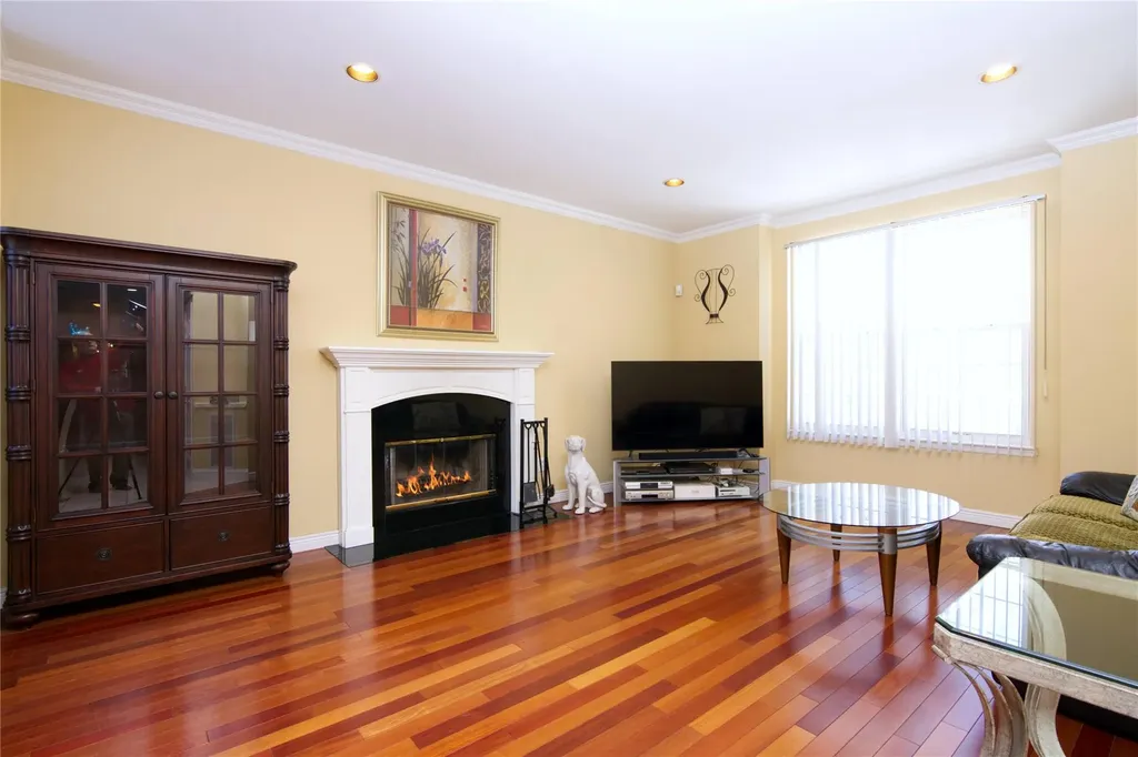 20 Whispering Woods Drive Smithtown NY 11787