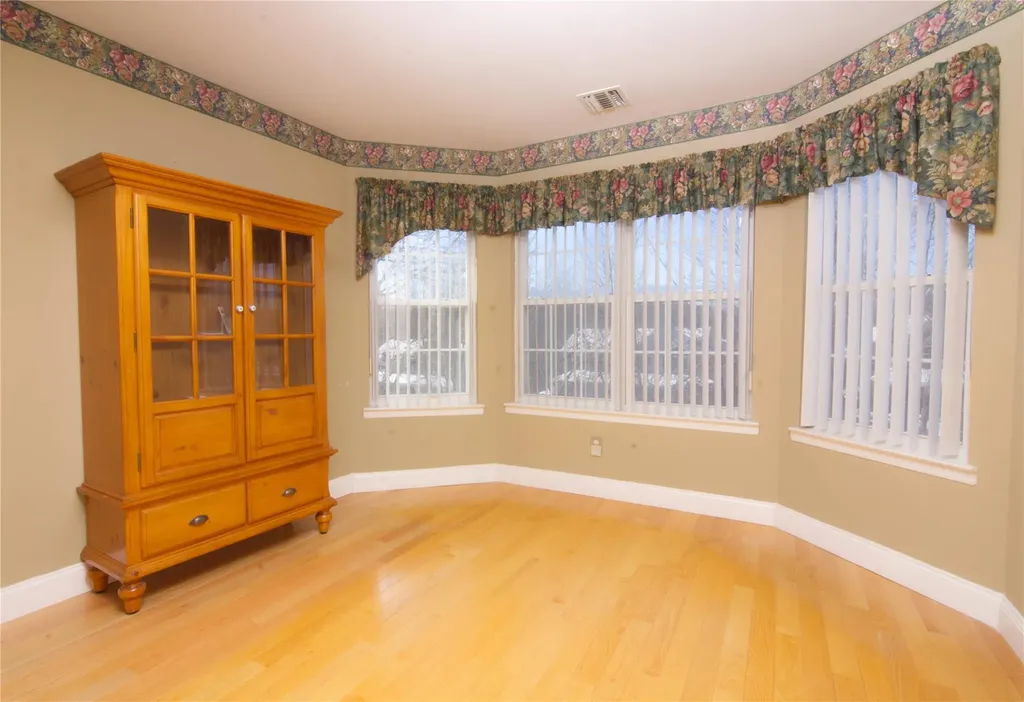 20 Whispering Woods Drive Smithtown NY 11787