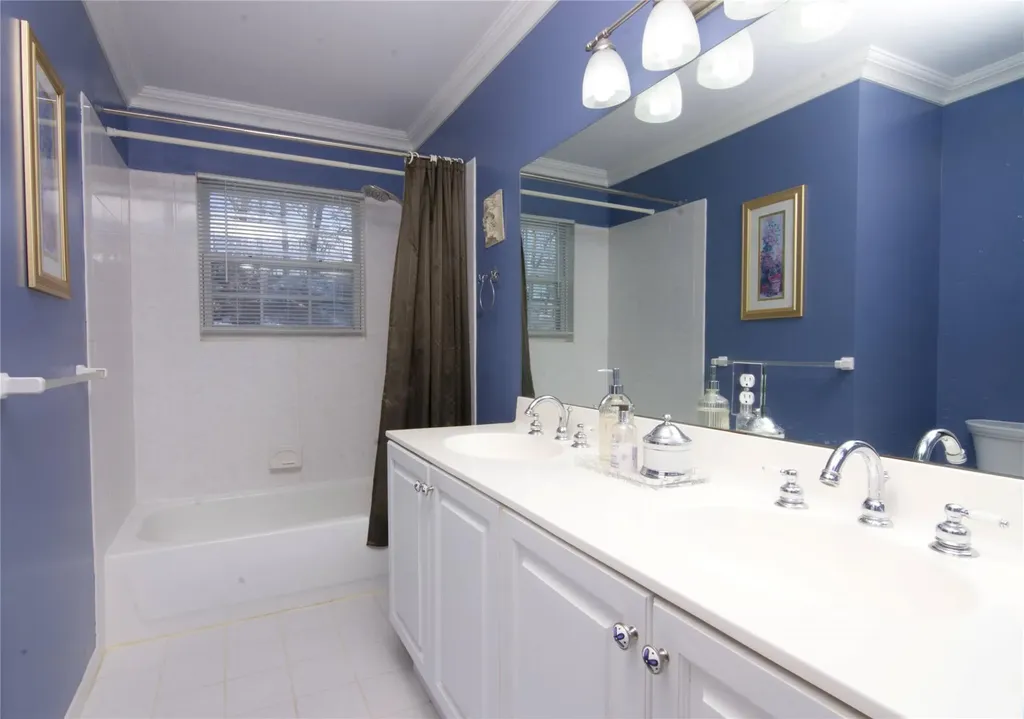 20 Whispering Woods Drive Smithtown NY 11787