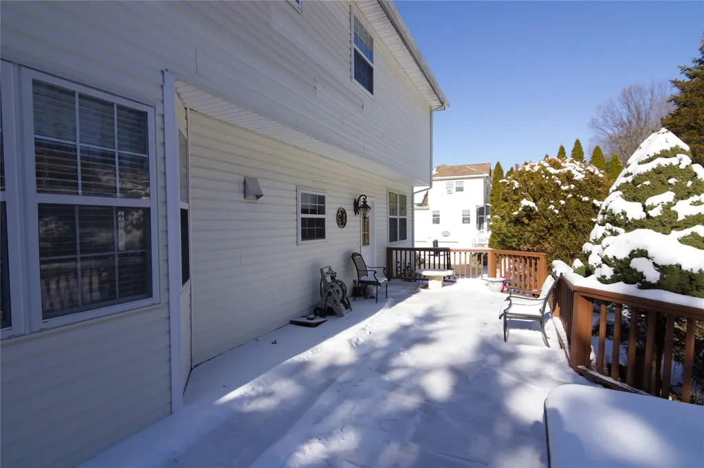 20 Whispering Woods Drive Smithtown NY 11787