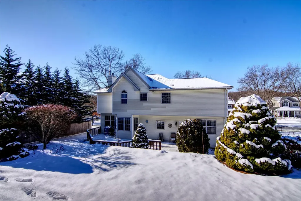 20 Whispering Woods Drive Smithtown NY 11787