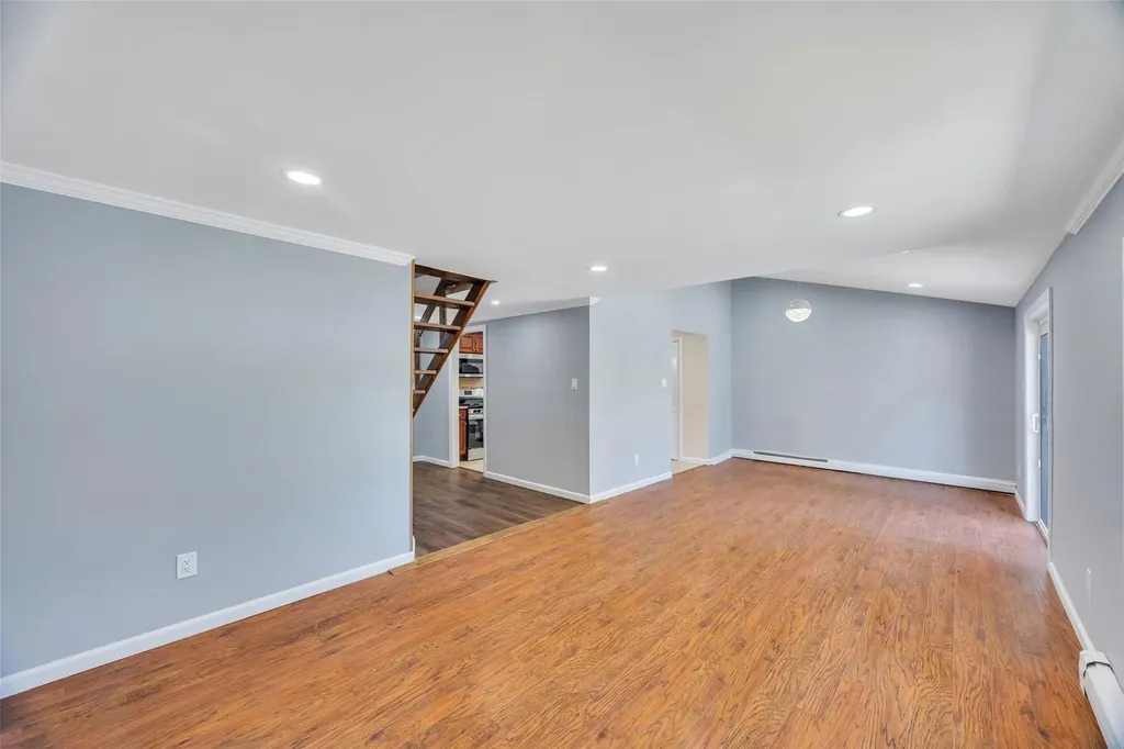 51 Pitchpine Place Medford NY 11763