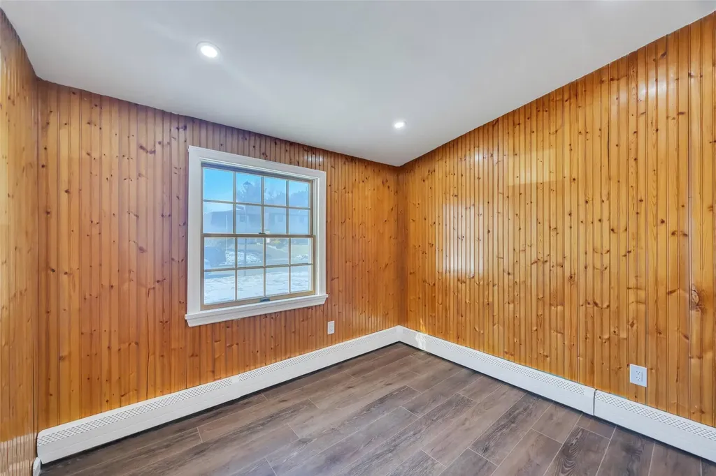 51 Pitchpine Place Medford NY 11763
