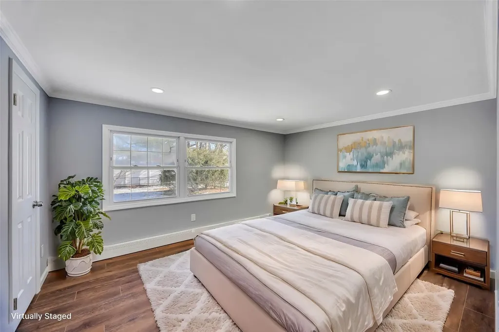 51 Pitchpine Place Medford NY 11763