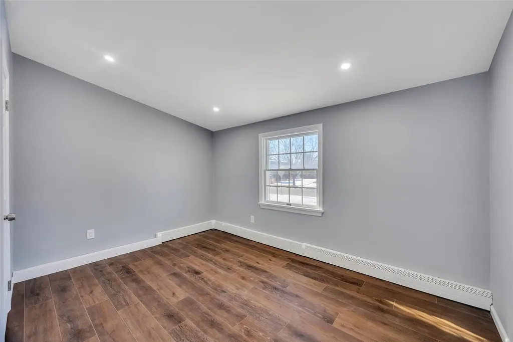 51 Pitchpine Place Medford NY 11763