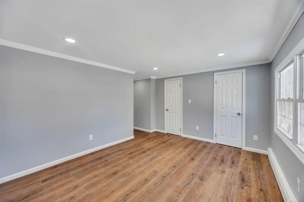 51 Pitchpine Place Medford NY 11763