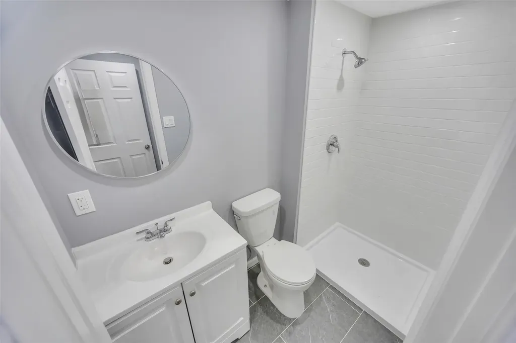 51 Pitchpine Place Medford NY 11763