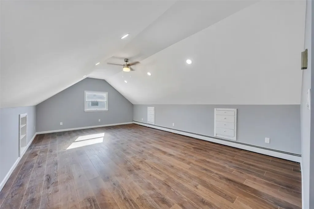 51 Pitchpine Place Medford NY 11763