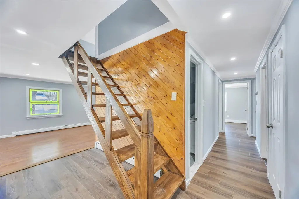 51 Pitchpine Place Medford NY 11763