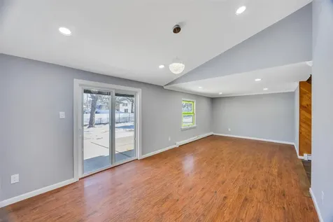 51 Pitchpine Place Medford NY 11763