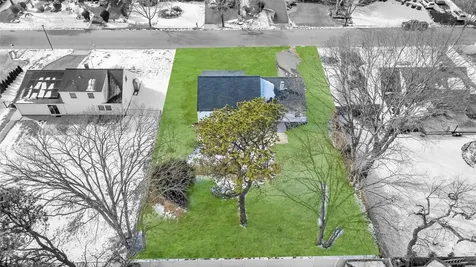 51 Pitchpine Place Medford NY 11763