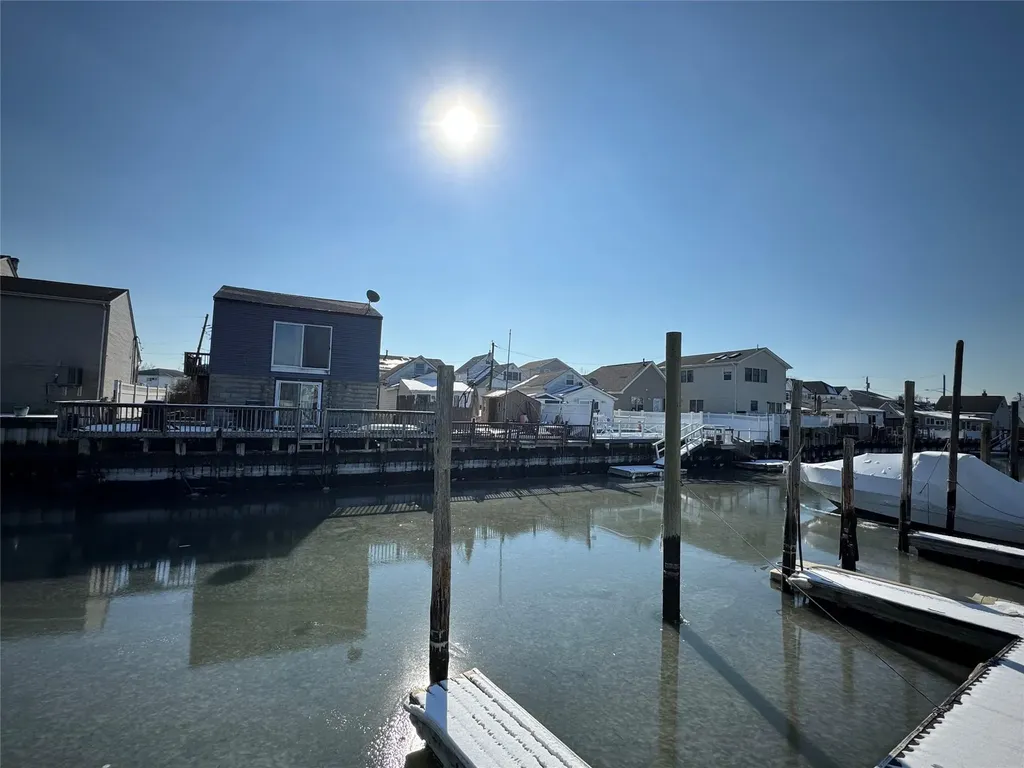 5 Washington Place Baldwin NY 11510