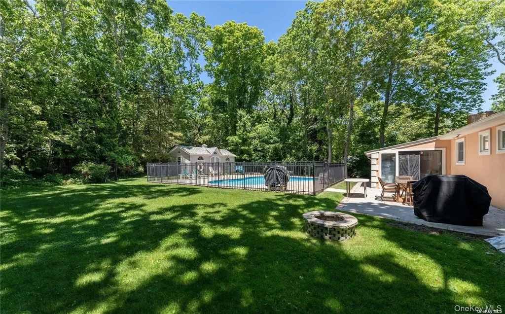 26 Romana Drive Hampton Bays NY 11946