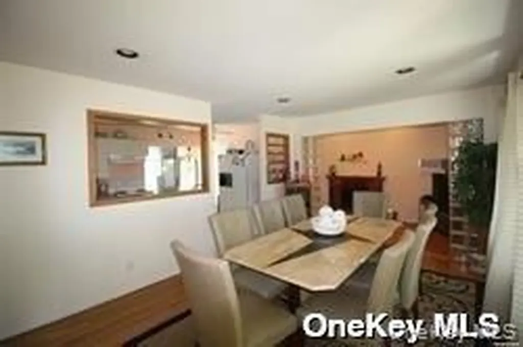 26 Romana Drive Hampton Bays NY 11946