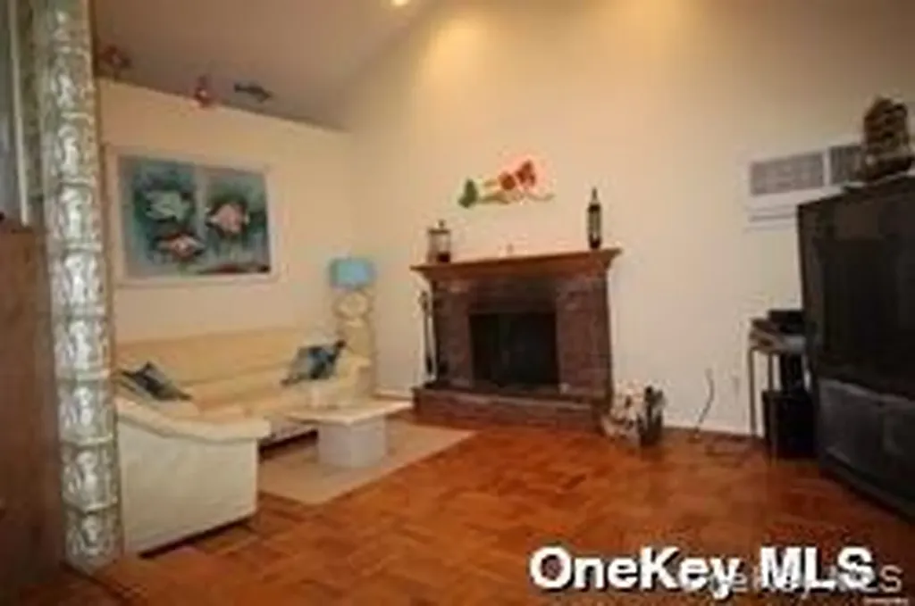 26 Romana Drive Hampton Bays NY 11946