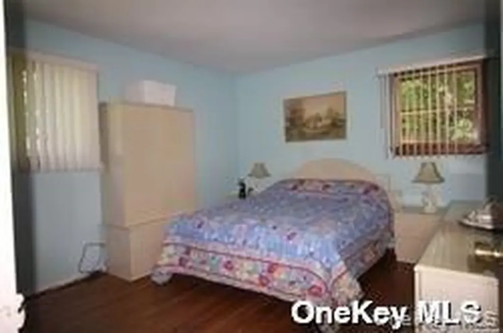 26 Romana Drive Hampton Bays NY 11946