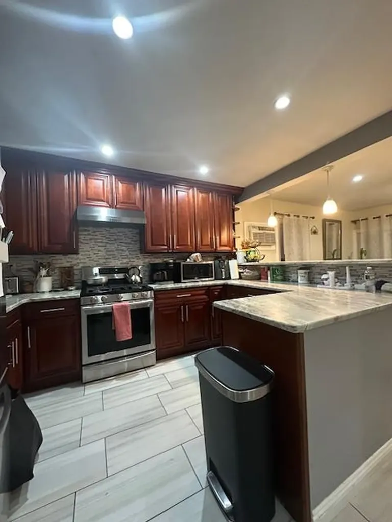 31 S Grove Street Valley Stream NY 11580