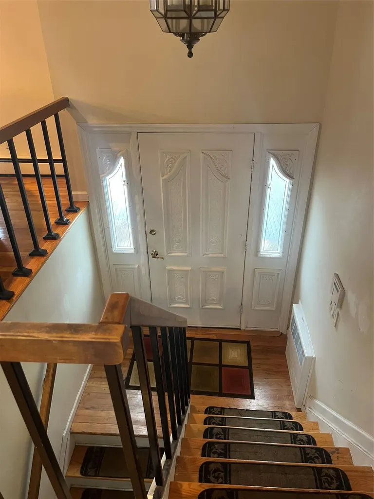 24 Cabot Road W Massapequa NY 11758