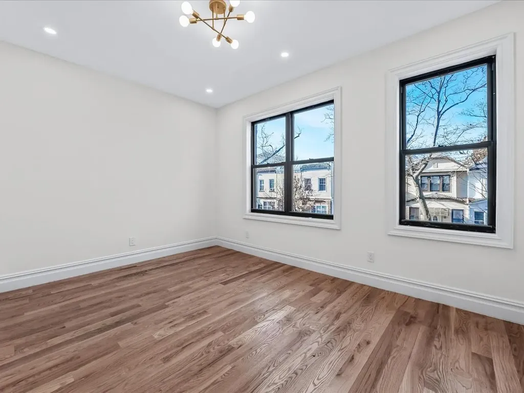 119 East 29th Street Brooklyn NY 11226