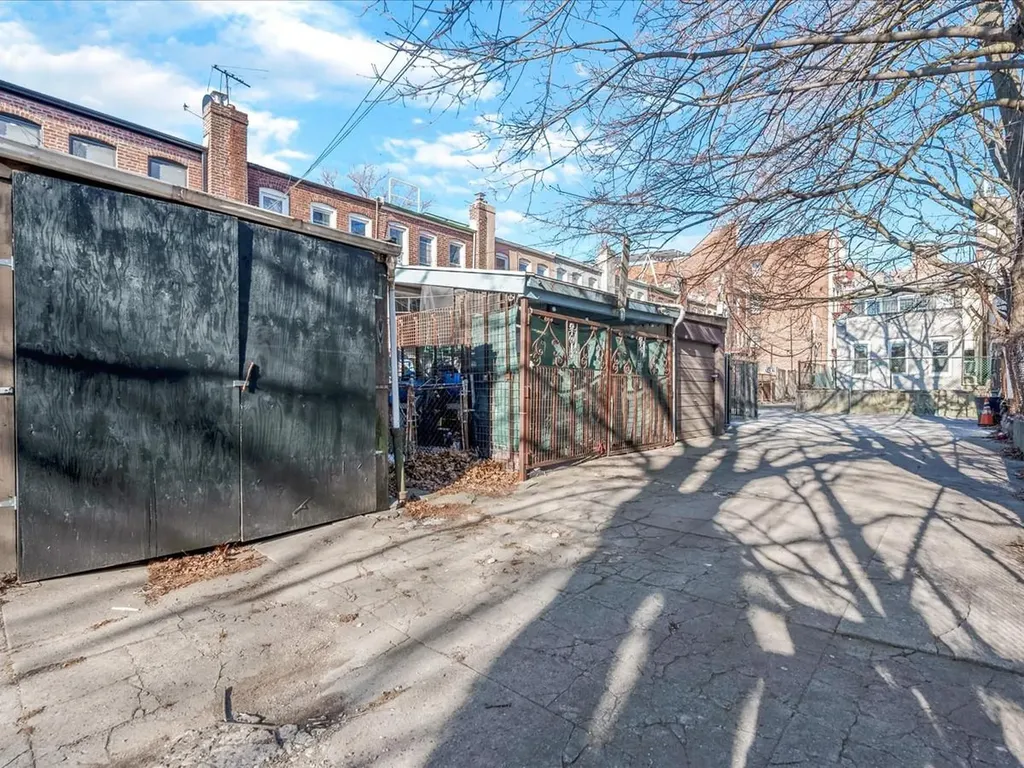 119 East 29th Street Brooklyn NY 11226